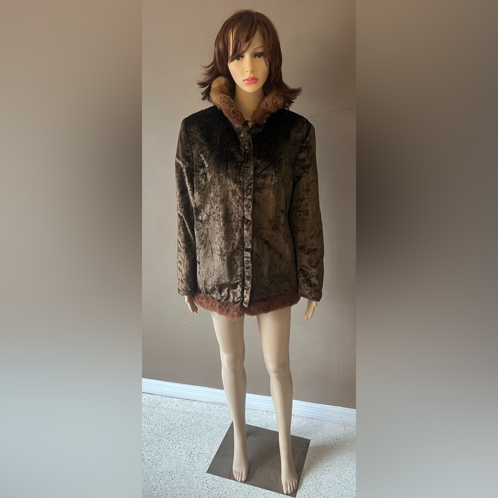 HP 🥳💥 Vintage Plush Brown Faux Fur Collar and Hem Trim Crushed Velvet Coat